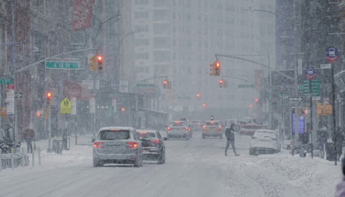 Cold winter day as an example of what a cold snap can look like; cold snaps (cold spells or extreme cold) can happen during global warming